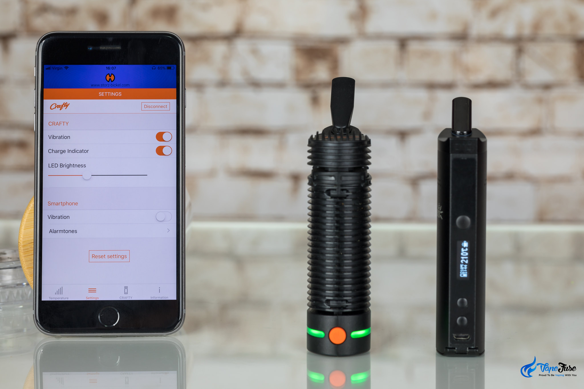 Storz and Bickel Crafty Vaporizer connected with mobile App